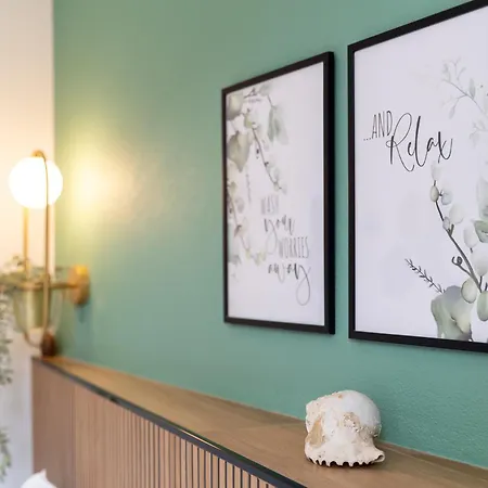 Domus Laetitiae & بيت ضيافة 4*