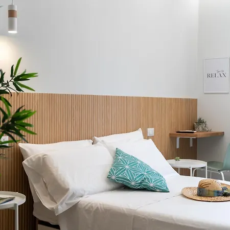 Domus Laetitiae & Vendégház Quartu SantʼElena