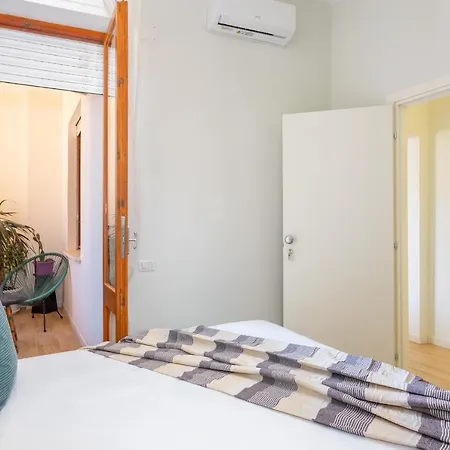 Domus Laetitiae & Vendégház Quartu SantʼElena