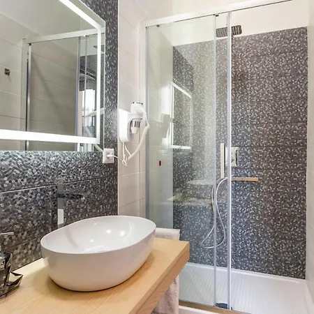 Domus Laetitiae & Guest house *