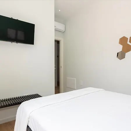 Guest house Domus Laetitiae & *