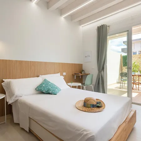 Guest house Domus Laetitiae &