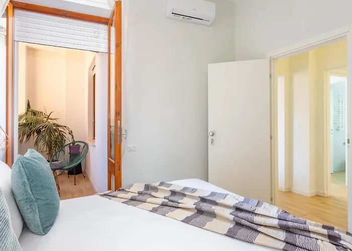 Domus Laetitiae & Konukevi Quartu SantʼElena